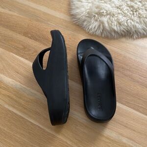 Skims Platform Rubber Sandals